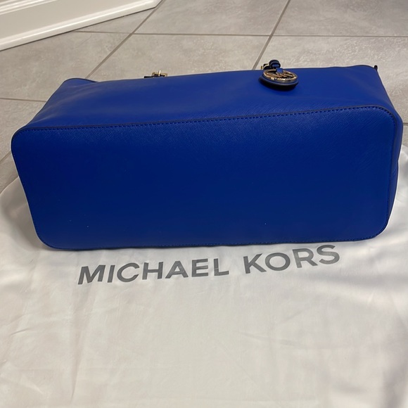 Michael Kors Travel Tote bag 💙 beautiful royal blue color,perfect for carry-on! - Picture 2 of 15